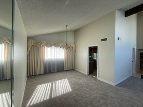 7792 Citadel Cir in Westminster, CA - Foto de edificio - Building Photo