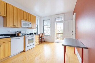 1127 W Patterson Ave in Chicago, IL - Building Photo - Building Photo