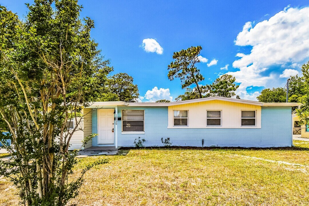10520 Monaco Dr in Jacksonville, FL - Building Photo