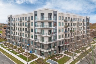 E-LEVEN in Kingston, ON - Building Photo