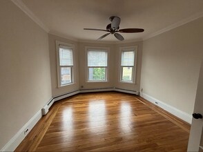 16 Greene St, Unit 2 in Somerville, MA - Building Photo - Building Photo