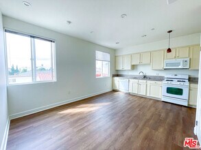 1412 S Sherbourne Dr in Los Angeles, CA - Building Photo - Building Photo