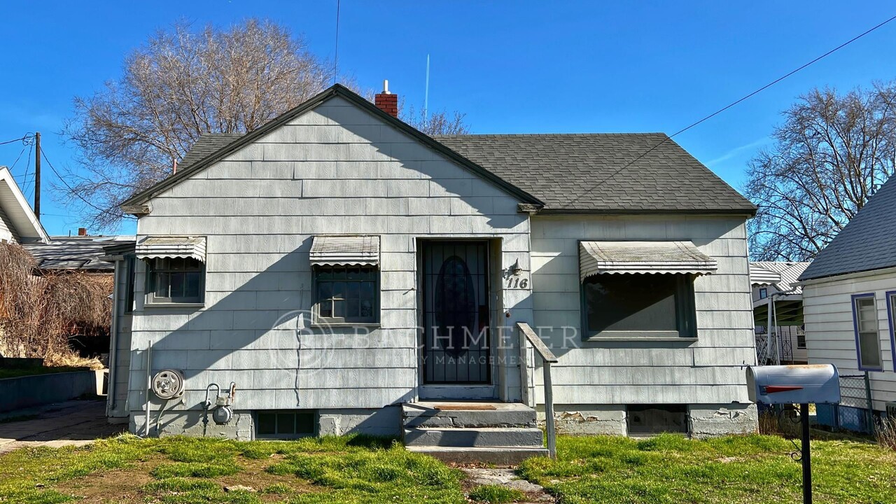 116 NW 12th St in Pendleton, OR - Building Photo