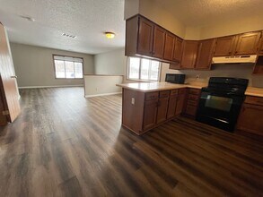 1123 S Bridgeport Pl in Sioux Falls, SD - Building Photo - Building Photo