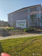 28211 Radford Ct in Monroe Township, NJ - Building Photo - Building Photo