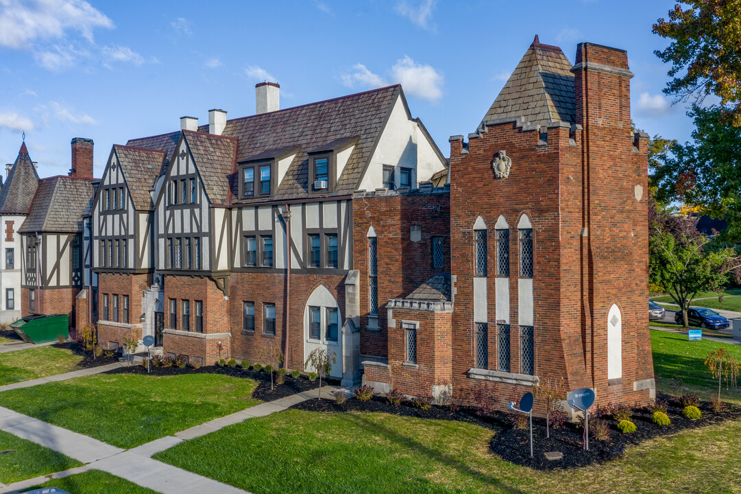 Ludlow Woodland Apartments in Cleveland, OH - Building Photo