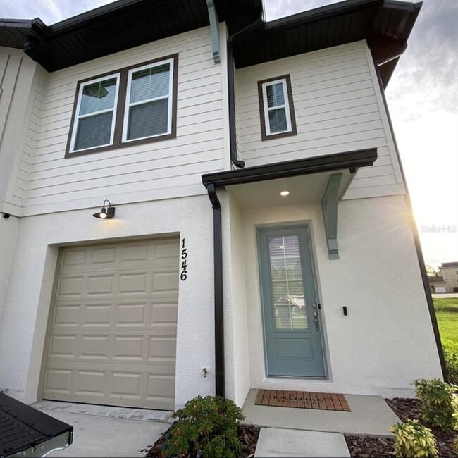 property at 1546 Discovery St