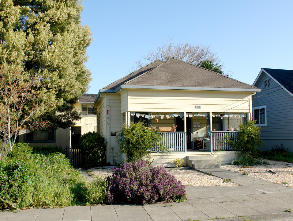 127-129 133 10th St in Santa Rosa, CA - Building Photo