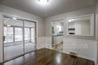 807 N Piute Ave in Independence, MO - Building Photo - Building Photo