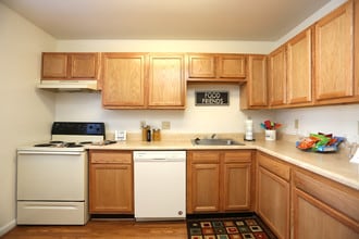 Auburn Pointe in Newport News, VA - Building Photo - Interior Photo