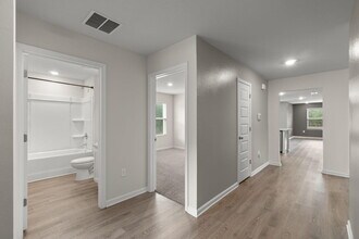 6406 Arcadia Bluffs Ave in Laurel Hill, FL - Building Photo - Building Photo