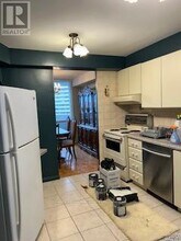 150 Neptune Dr in Toronto, ON - Building Photo - Building Photo