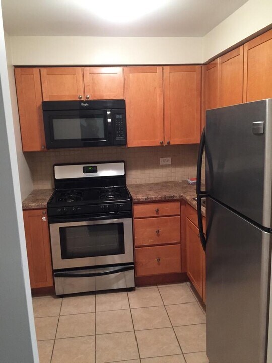 1285 Washington St, Unit #8 in Des Plaines, IL - Foto de edificio
