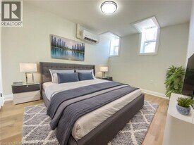 588 Barton St E in Hamilton, ON - Building Photo