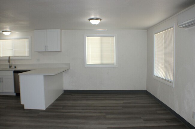 22703 James St in Boron, CA - Building Photo - Building Photo