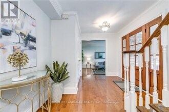 282 Gatestone Ave in Oakville, ON - Building Photo - Building Photo