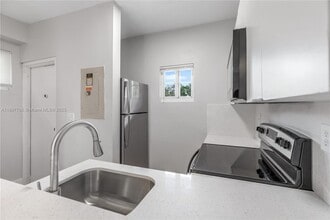 1421 SW 3rd St in Miami, FL - Building Photo - Building Photo