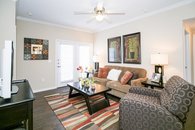 Village at Juban Lakes in Denham Springs, LA - Building Photo - Building Photo