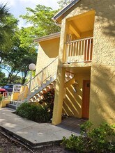 922 Coral Club Dr in Coral Springs, FL - Building Photo - Building Photo
