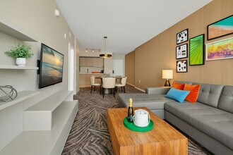 4111 S Ocean Dr in Hollywood, FL - Building Photo - Building Photo