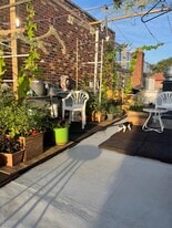 77-02-77164 164th St in Queens, NY - Building Photo