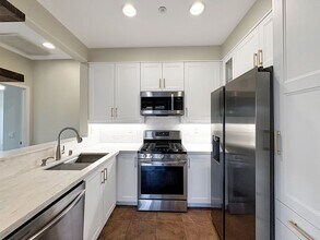 13325 Via Magdalena in San Diego, CA - Building Photo - Building Photo