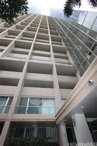 555 University Ave in Honolulu, HI - Building Photo - Building Photo