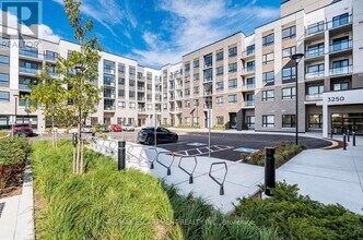 3250 Carding Mill Trail in Oakville, ON - Building Photo - Building Photo