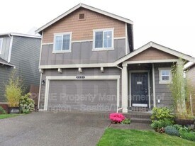 1827 199th St E in Spanaway, WA - Building Photo
