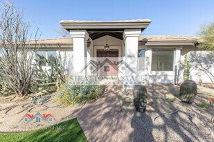 4728 E Ron Rico Rd in Cave Creek, AZ - Building Photo