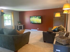 11611 W Elmhurst Pky, Unit Upper in Wauwatosa, WI - Foto de edificio - Building Photo