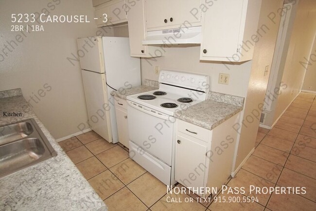 5233 Carousel Dr-Unit -3 in El Paso, TX - Building Photo - Building Photo