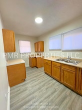 2417 S 10th St in St. Joseph, MO - Foto de edificio - Building Photo