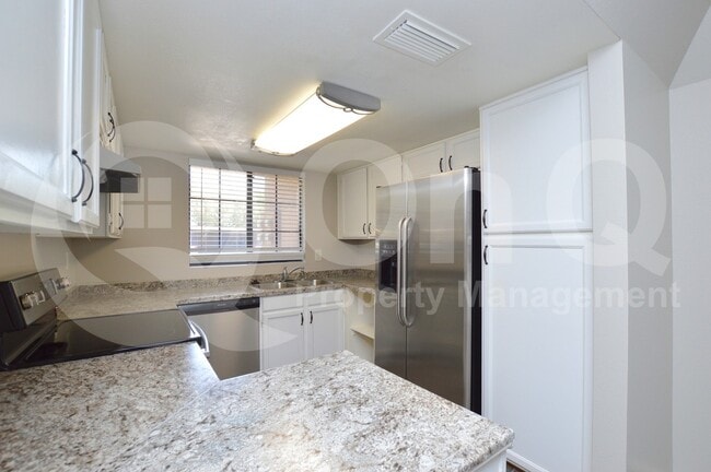 925 N College Ave in Tempe, AZ - Building Photo - Building Photo