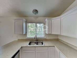 939 740 S in Tooele, UT - Foto de edificio - Building Photo