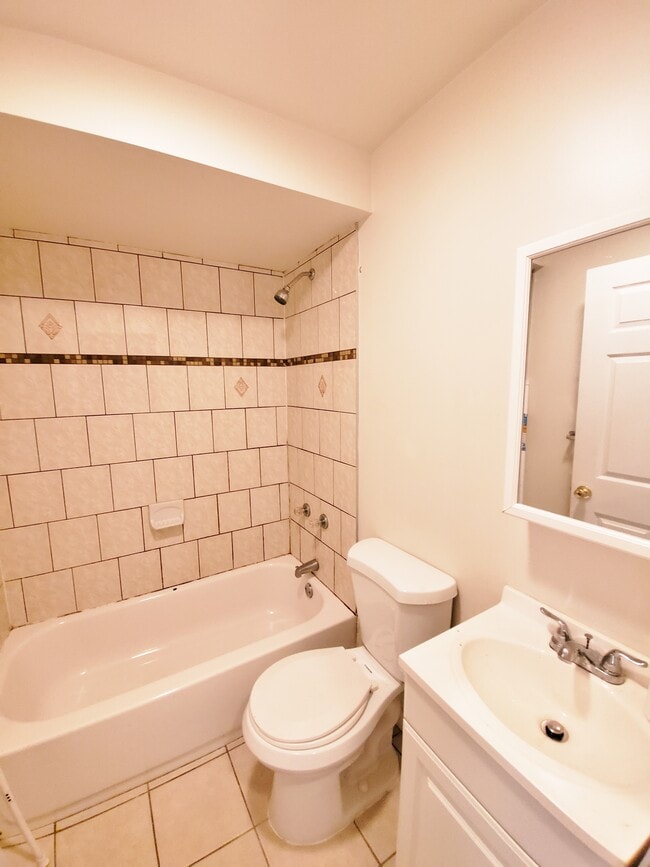 1826 N Bouvier St, Unit 2