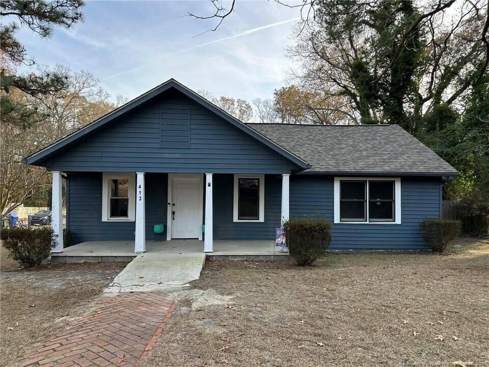413 Country Club Dr in Fayetteville, NC - Building Photo