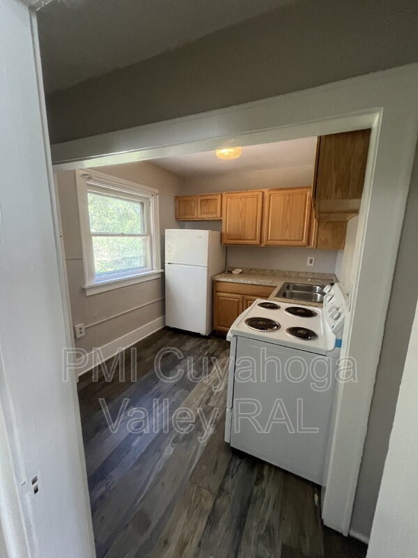 523 Gage St in Akron, OH - Building Photo - Building Photo