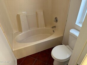 9988 W Devonshire Ave in Phoenix, AZ - Building Photo - Building Photo