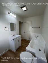 1309 1/2 W Martin Luther King Jr Blvd in Los Angeles, CA - Building Photo - Building Photo