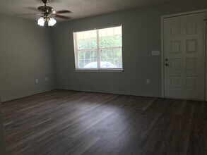 5825 Reinke Dr in Crestview, FL - Building Photo - Building Photo