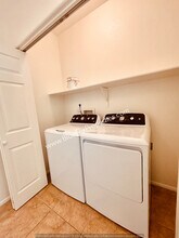 9744 N Stone Rock Dr in Tucson, AZ - Building Photo - Building Photo