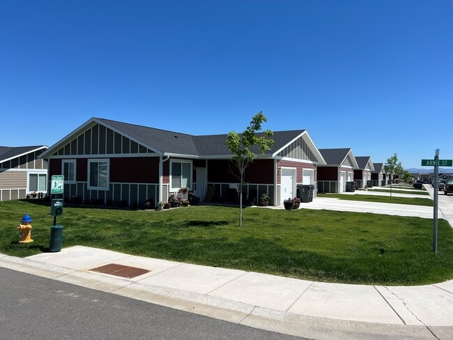 Queens Ann Patio Home Apartments in Helena, MT - Building Photo - Building Photo