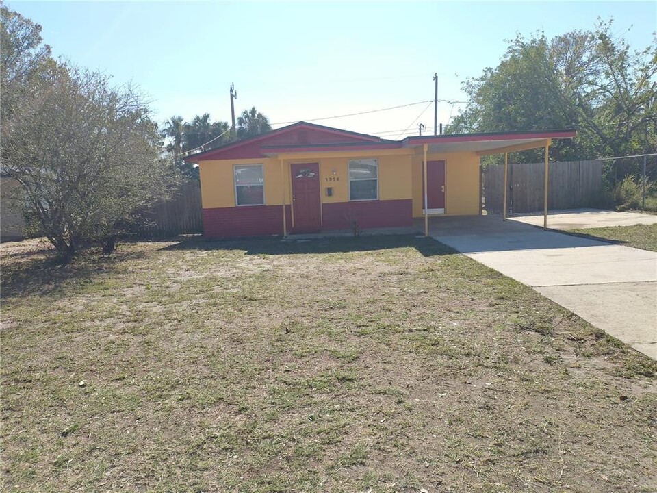 1916 13th Ave S in St. Petersburg, FL - Building Photo