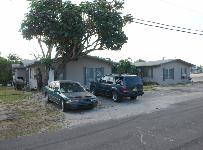 3871 SW 12th Pl in Fort Lauderdale, FL - Building Photo - Building Photo