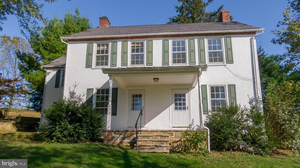 1025 N Chatham Rd in Coatesville, PA - Building Photo