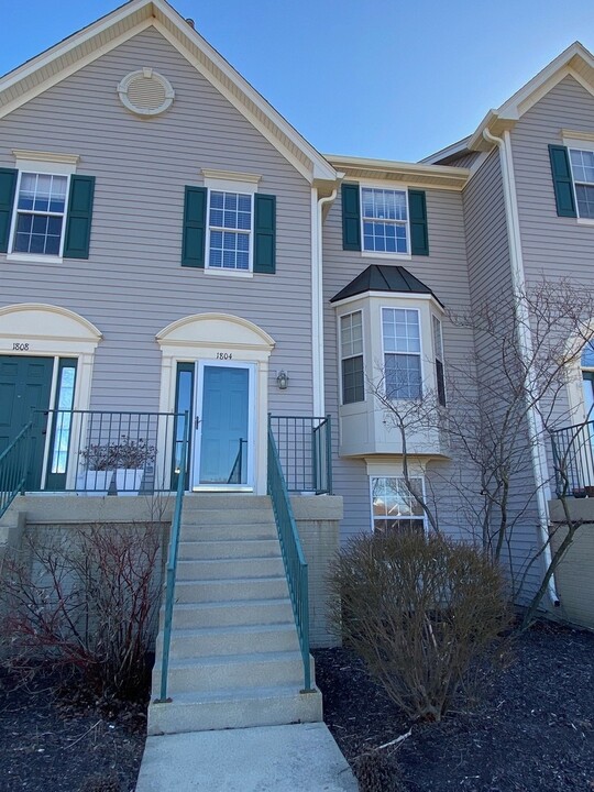 1804 Grandview Pl in Montgomery, IL - Building Photo