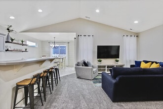 2213 E Elm Grove Dr in Nampa, ID - Building Photo - Building Photo