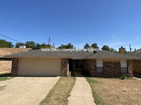 139 Wildwood Dr in Duncanville, TX - Building Photo