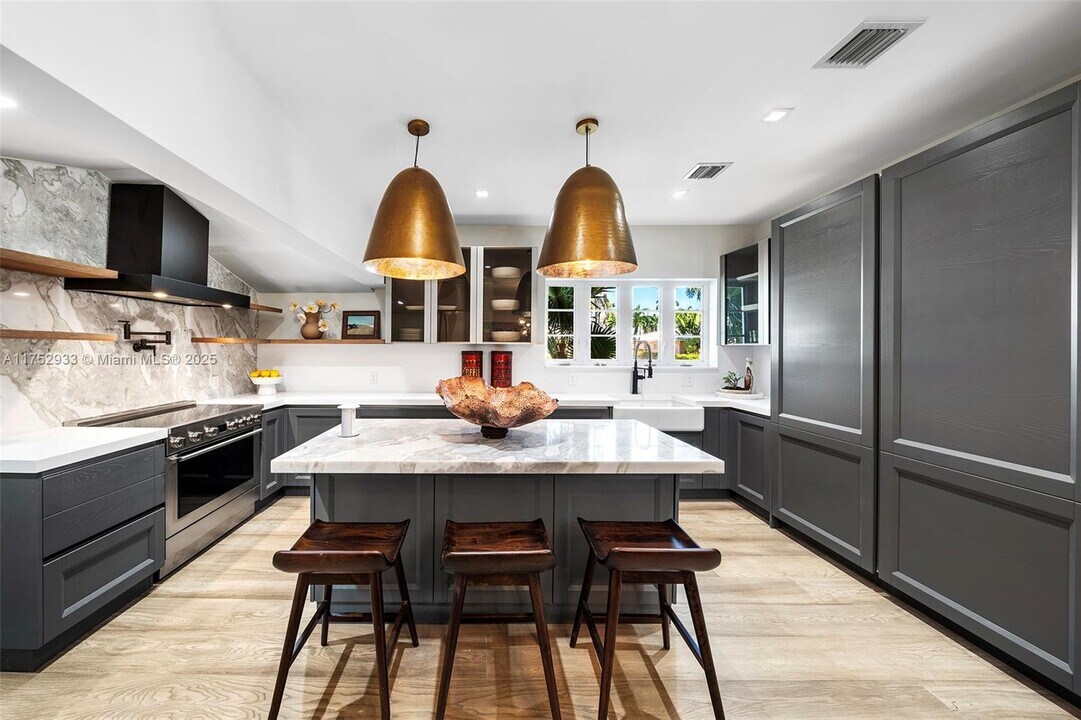 856 Tyler St in Hollywood, FL - Building Photo